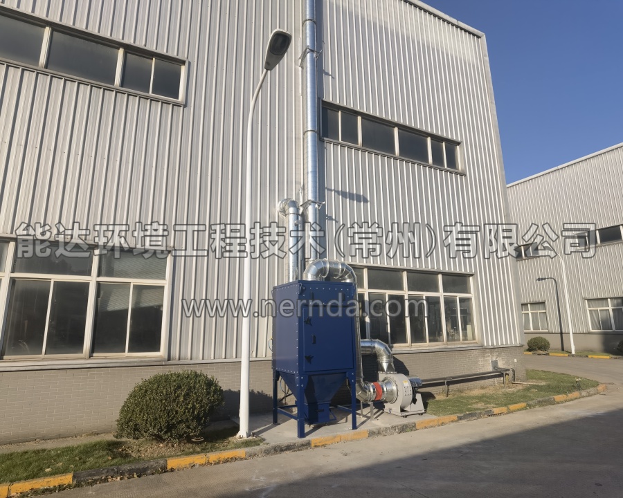 圖為我司定制的模塊濾筒除塵器整體外觀，采用模塊化設(shè)計(jì)，結(jié)構(gòu)緊湊，安裝便捷。